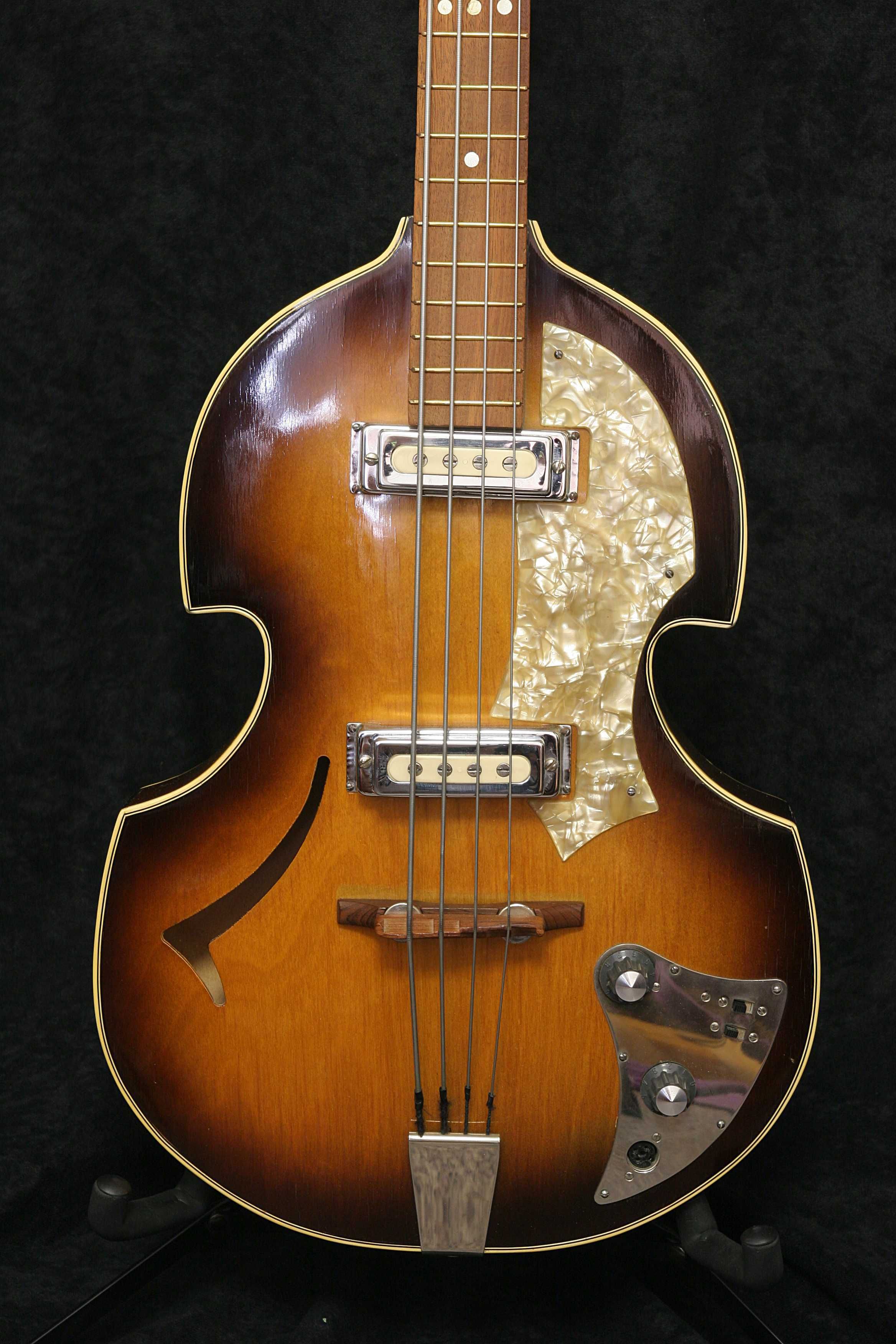 Elektryczna gitara basowa Huttl Beat Bass 1950's Sunburst
