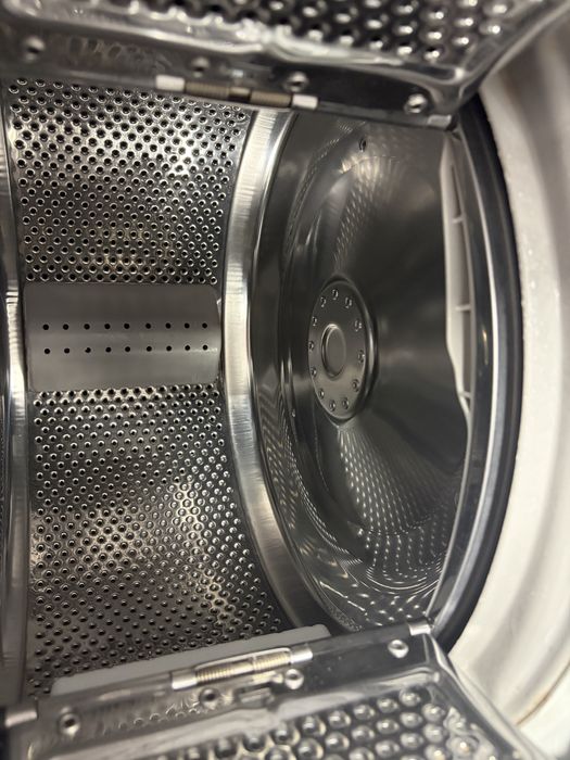 стиральная машина Zanussi ZWY 51024 WI с вертикальной загрузкой