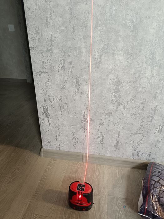 Лазерний рівень Infiniter на запчастини