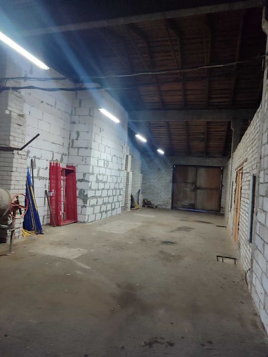 Продам приватизированный земельный участок с постройками в Равнополье