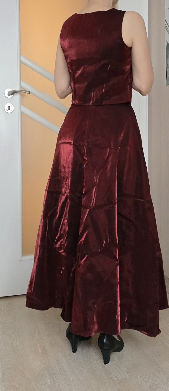 Nowa burgundowa długa