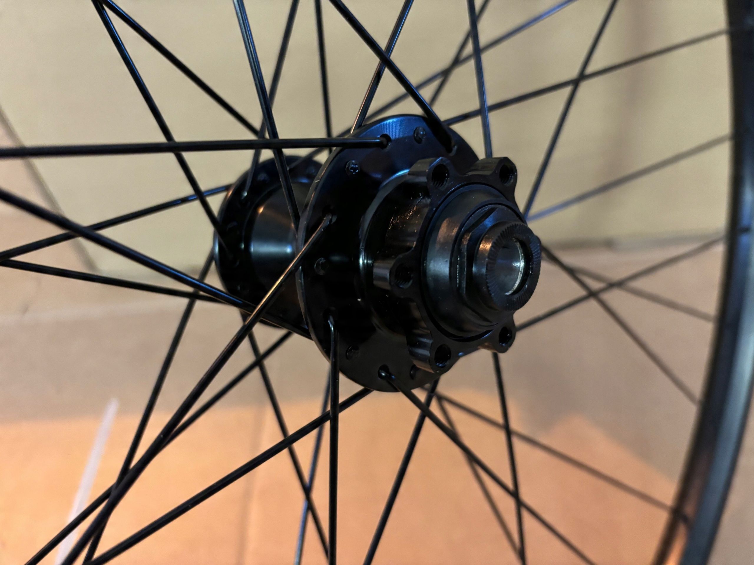 Koło rowerowe przednie WTB STi23 700c 28" 12x100" Disc przód MASZYNOWE