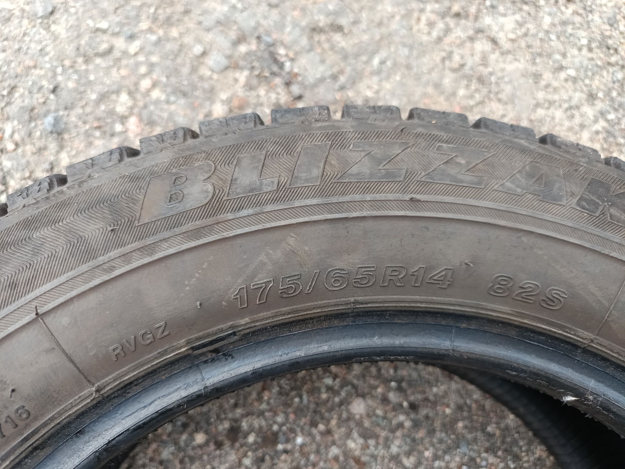 Bridgestona Blizzak 175/65 R14 зима