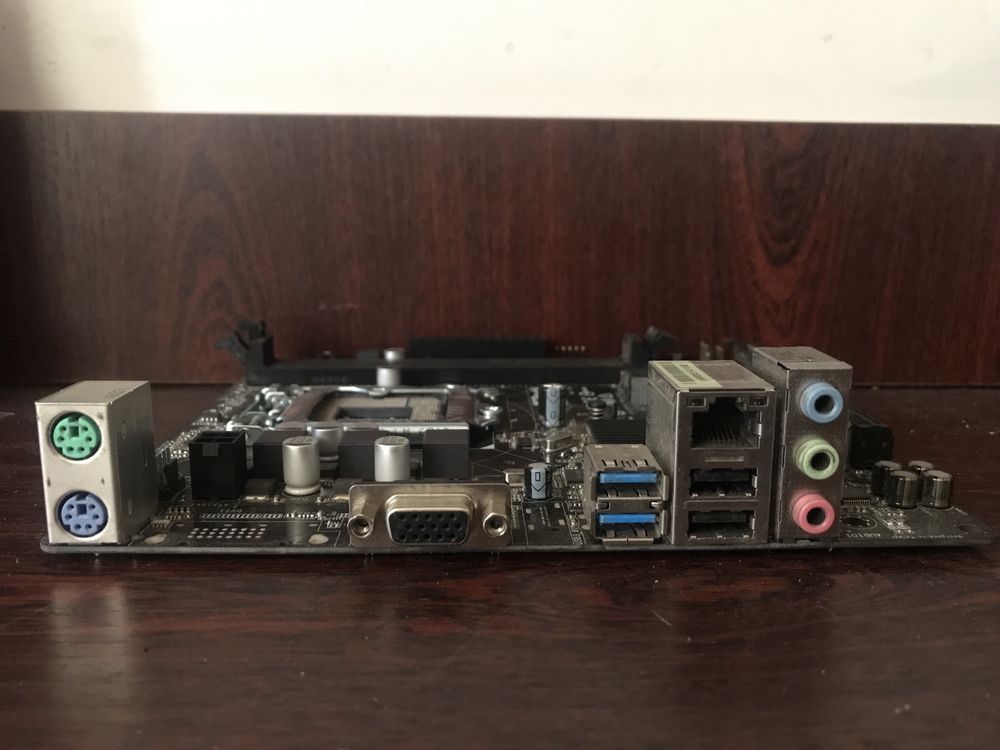 Материнська плата Asrock H81M-VG4