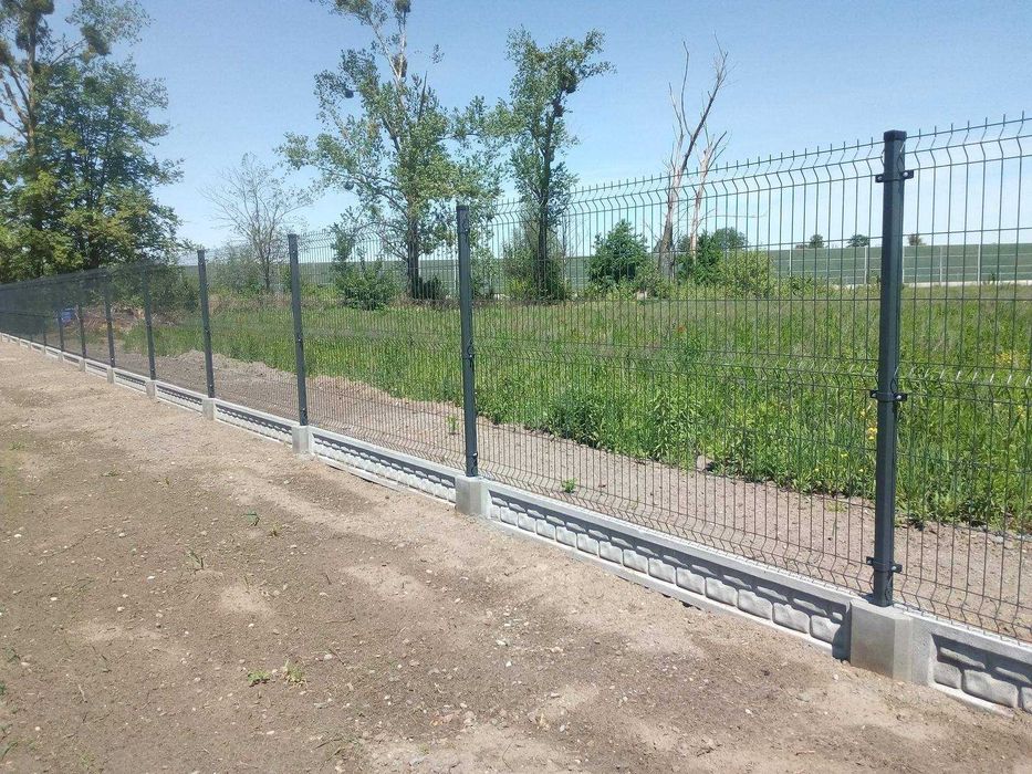 Ogrodzenie panelowe, podmurówka, montaż