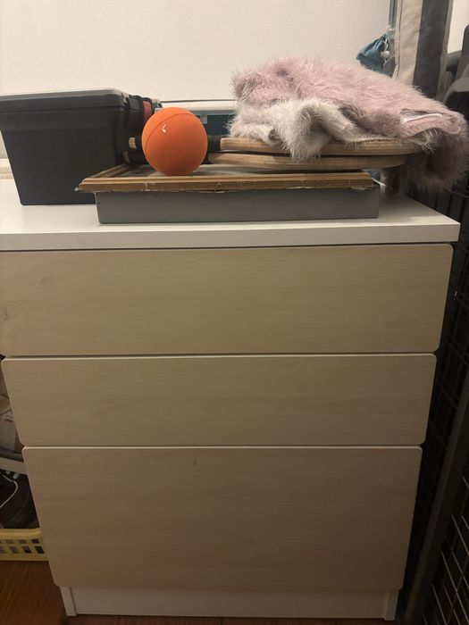 Cama Smastad (ikea) com secretaria com gavetas e armario