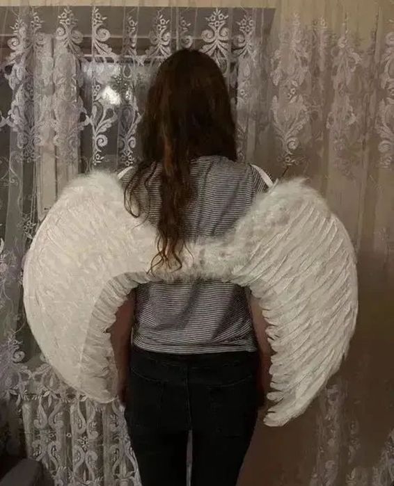 Skrzydła anioła element stroju na karnawał lub bal przebierańców