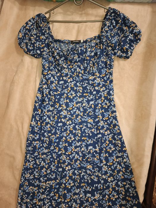 Літня сукня з квітковим принтом