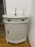 Comoda restaurada branco sujo/cinzenta