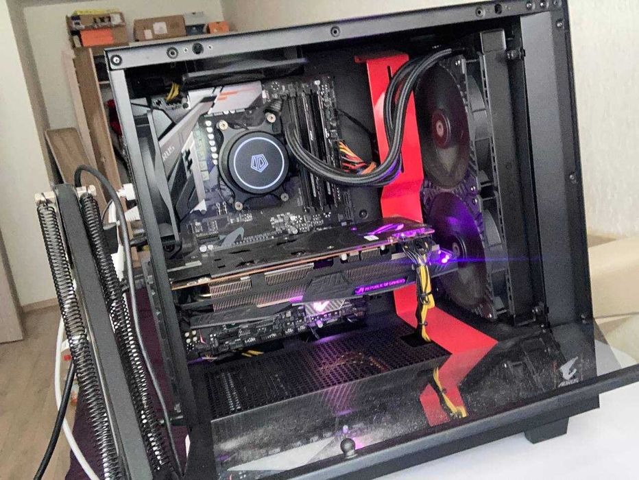 Комп'ютер, периферія, монітор та стіл