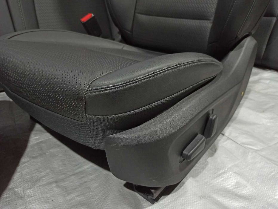hyundai Kona ev салон сидения комплект подлокотник кресло сидіння
