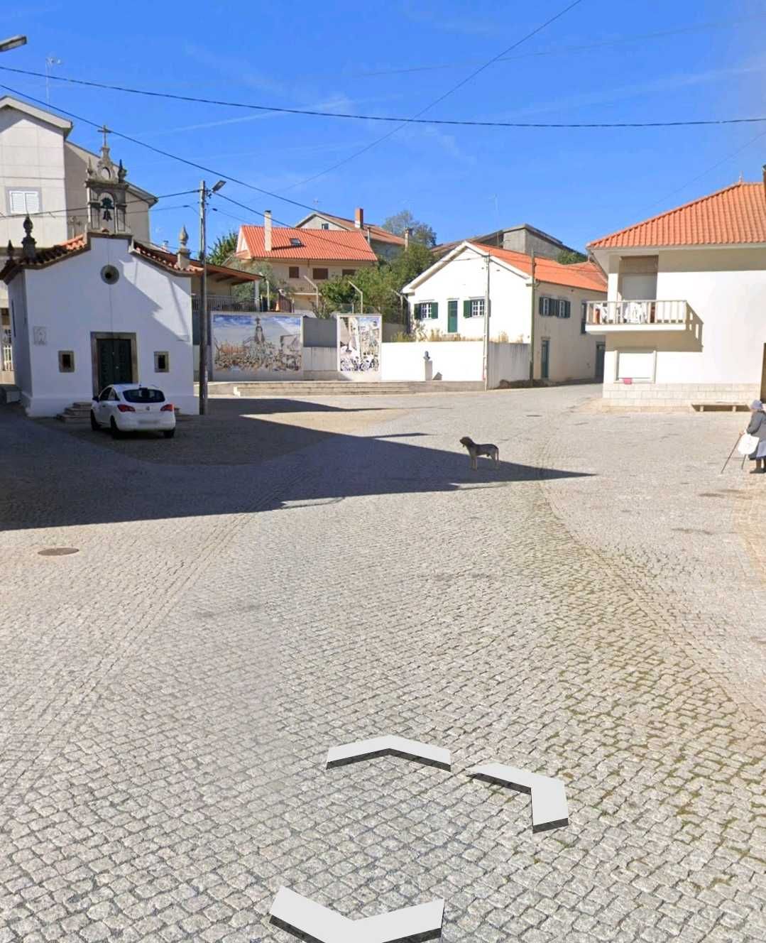 Moradia T6 + 3 WC + Área Comercial + Garagem Carçao - Vimioso-Bragança