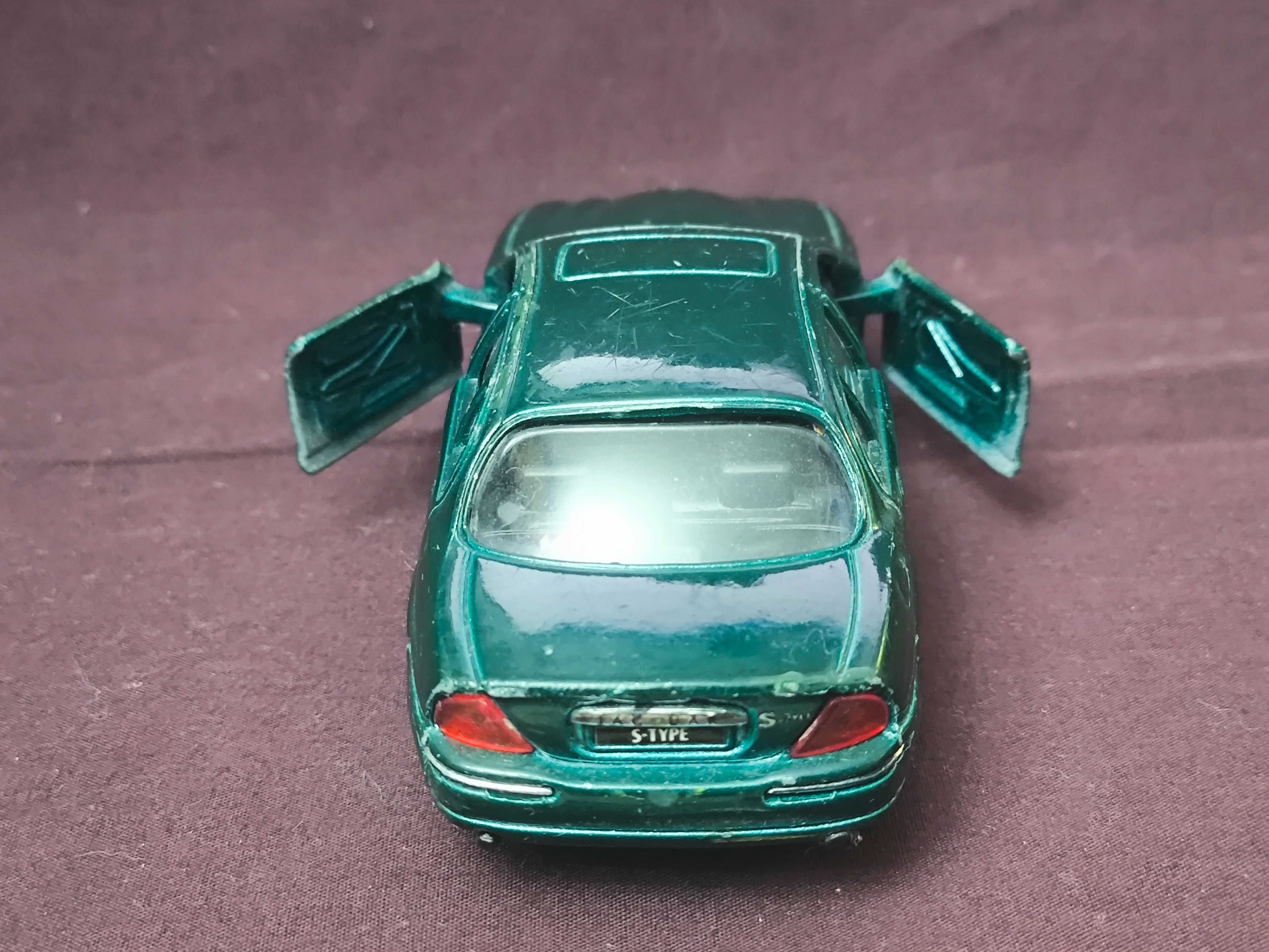 Машинка инерционная Jaguar S-TYPE 1:43 Welly