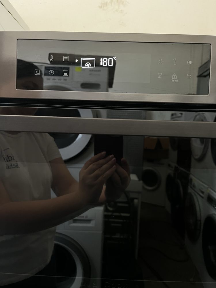 Нова духова шафа Samsung під вмонтування NV7B44503DB