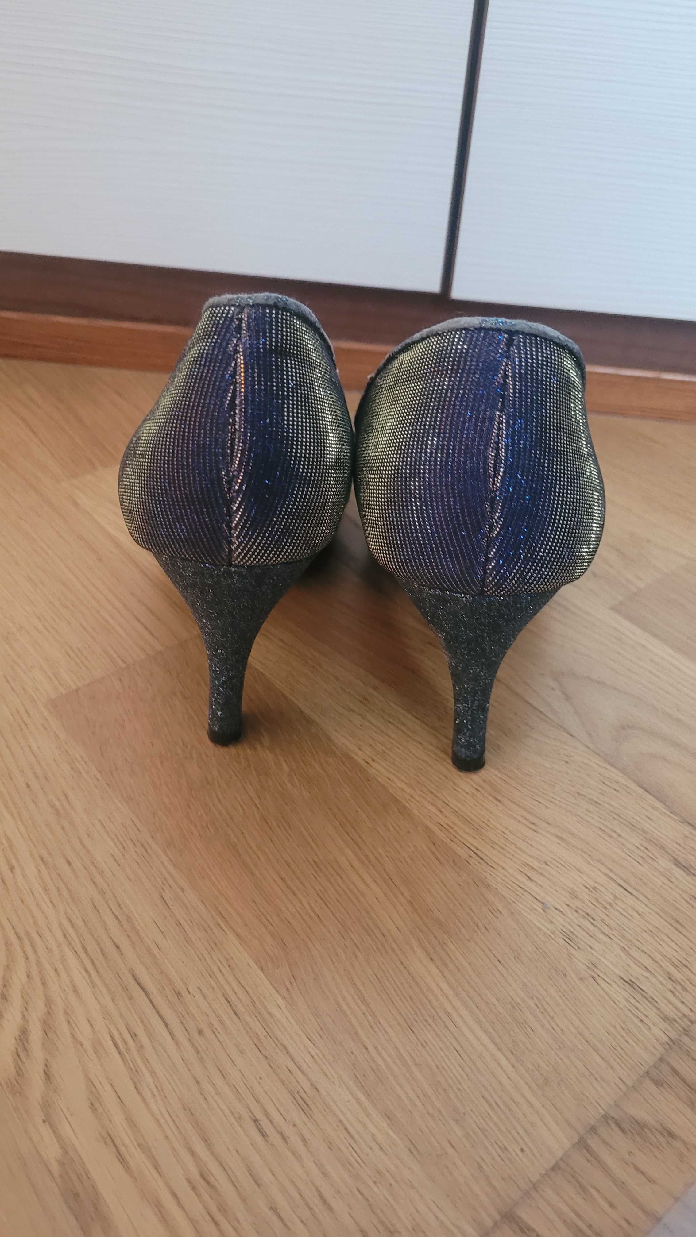 Buty damskie na obcasie rozmiar 39