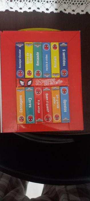 Livros pequenos da Marvel