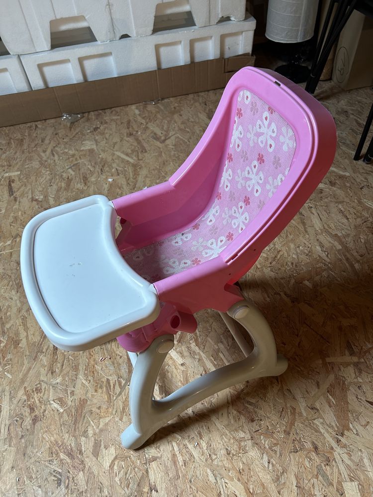 Krzesełko do karmienia dla dziewczynki