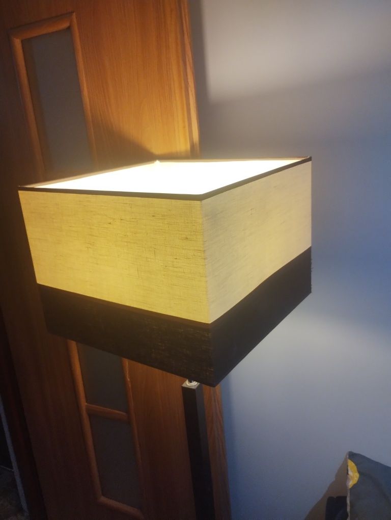 Sprzedam lampę stojącą