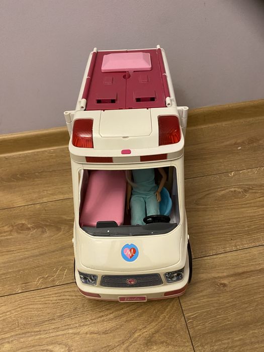 Karetka Barbie z akcesoriami