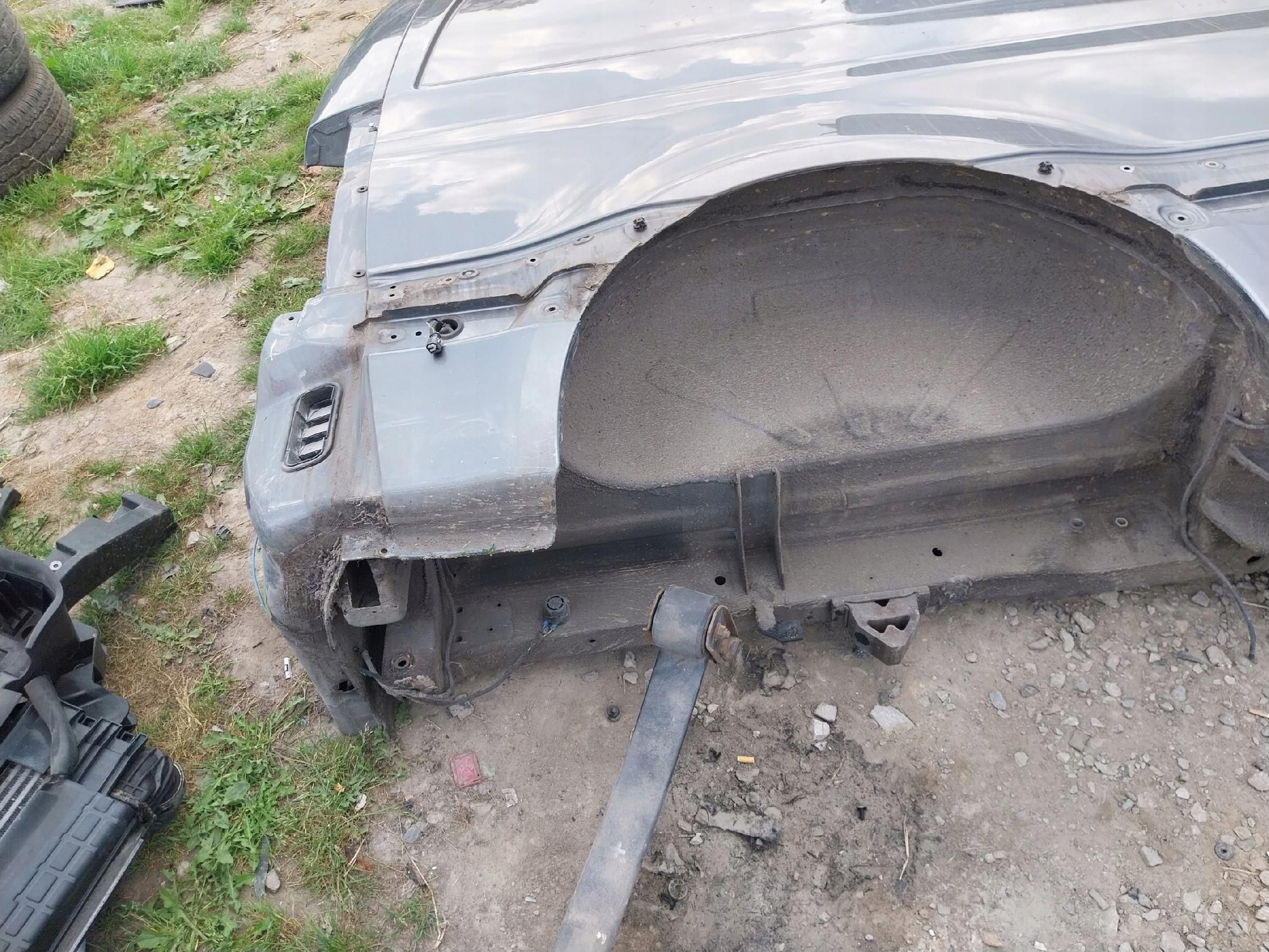 Mercedes W910 W907 Sprinter Blotnik Tylny Prawy Cwiartka Tyl