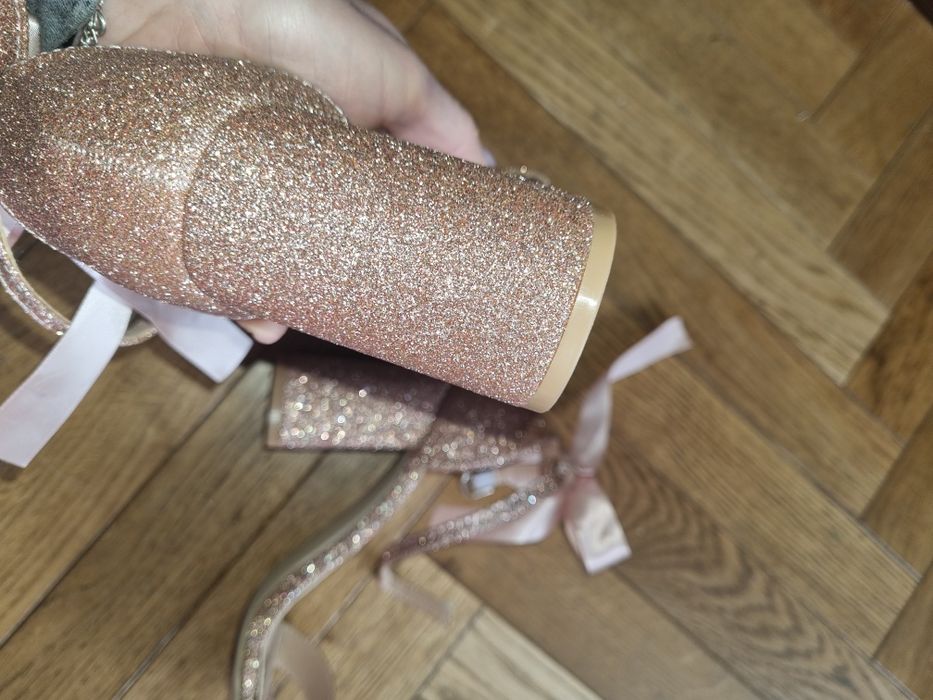 Nowe buty na obcasie morelowe, brokatowe  r. 36