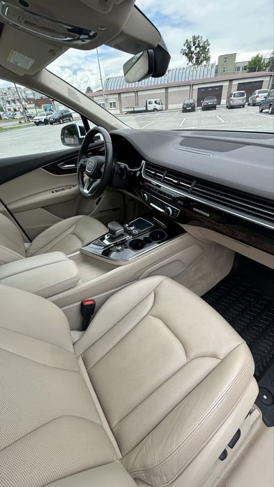Продам Audi Q7 4 M