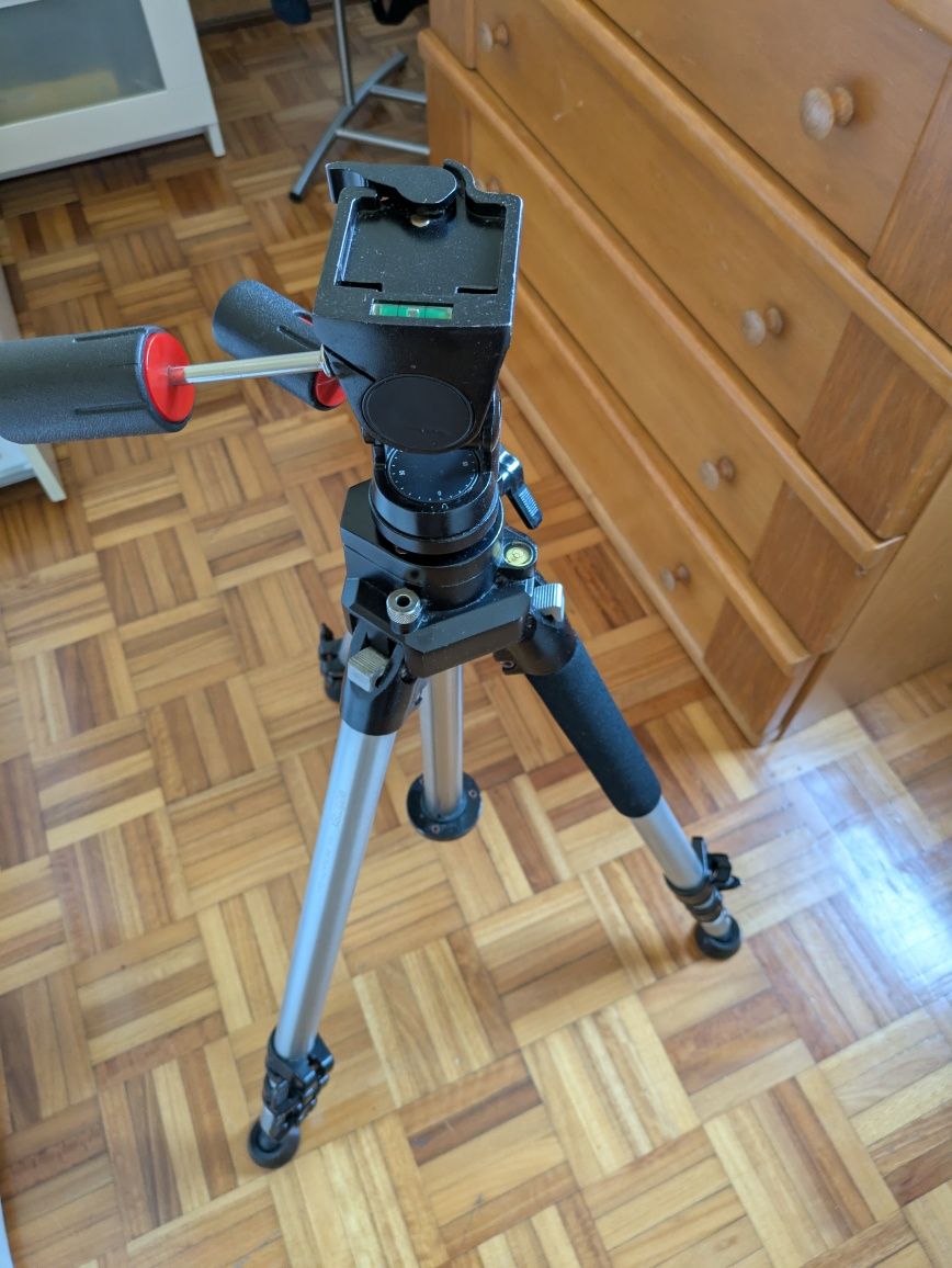 Tripé walimex semi pro + cabeça