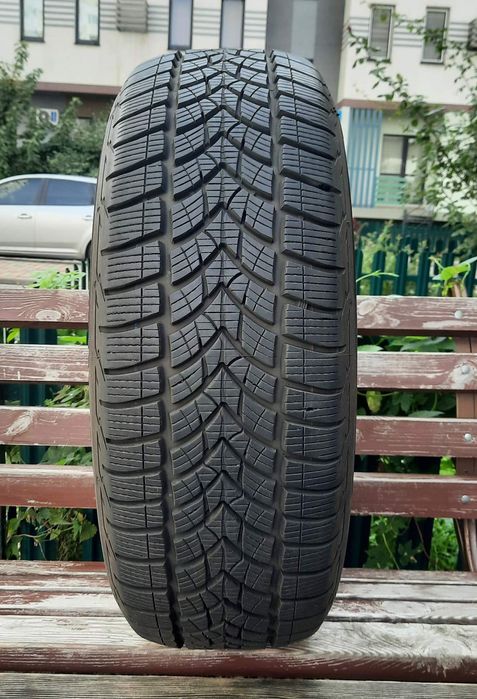 Продаю зимние шины Debica Frigo