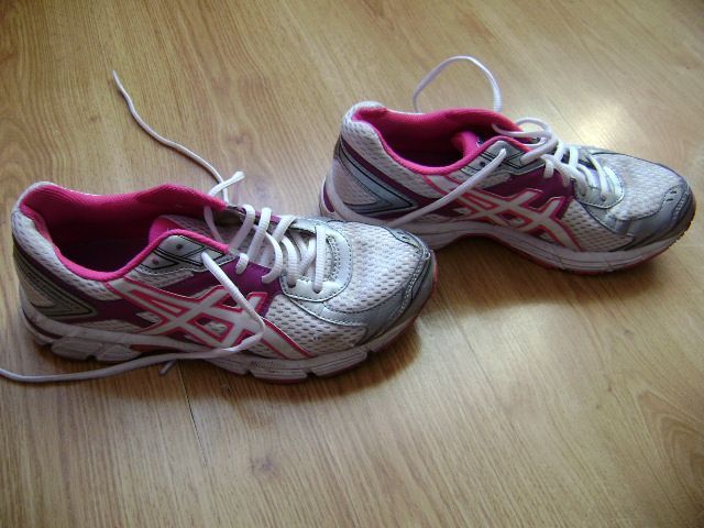 Buty Asics biale rozmiar 40