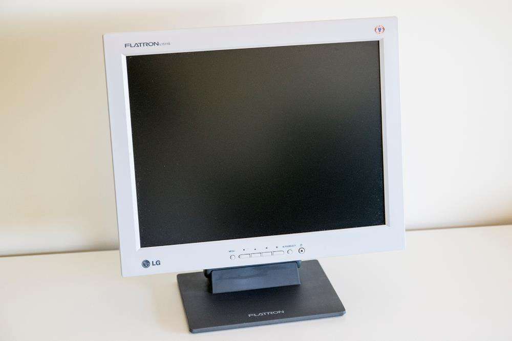 Monitor LG Flatron L1511s