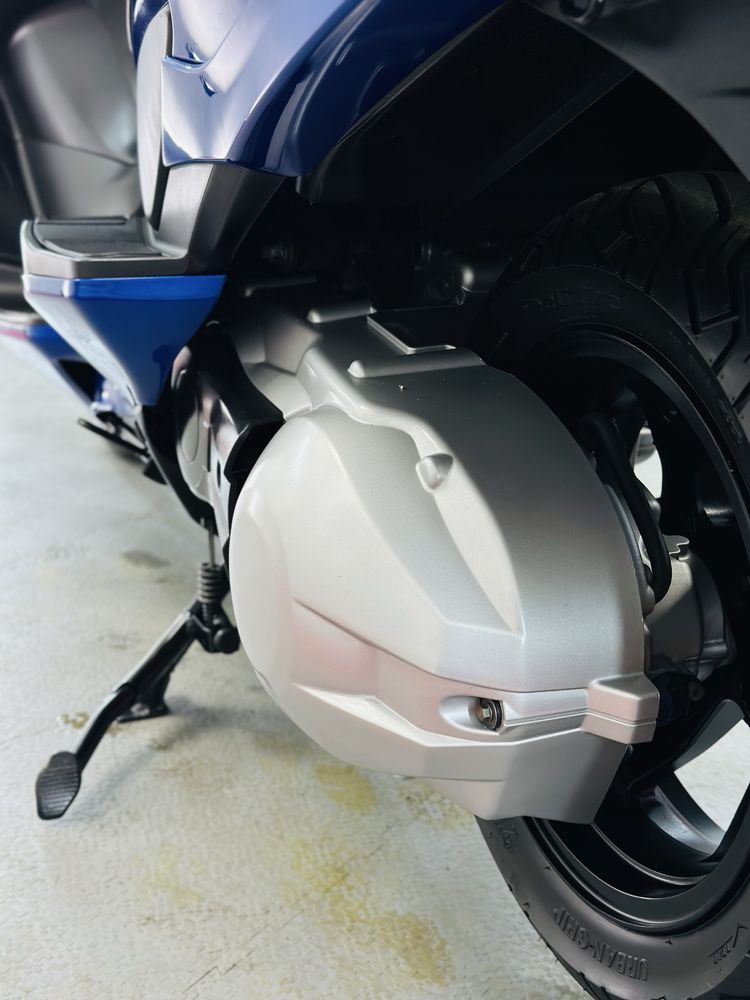 скутер Suzuki Skywave Type S 250 в ідеальному стані тільки з Японії