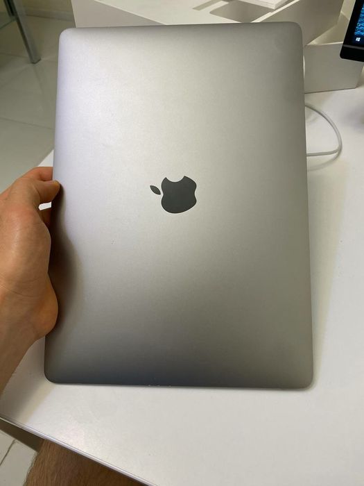 MacBook air 13" 2020