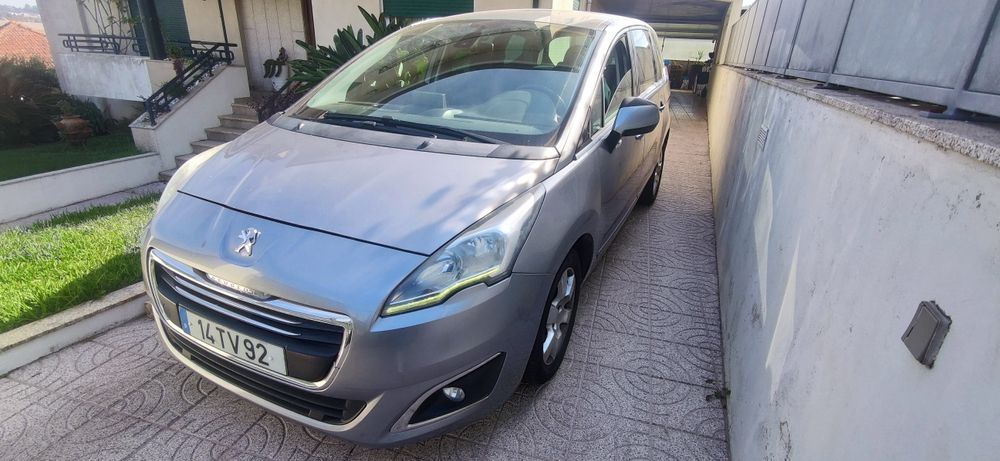 Peugeot 5008 1.6 BlueHdi Automática 7 Lugares