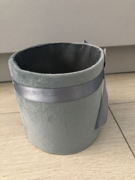 Pudelko, oslonka, pojemnik wystroj