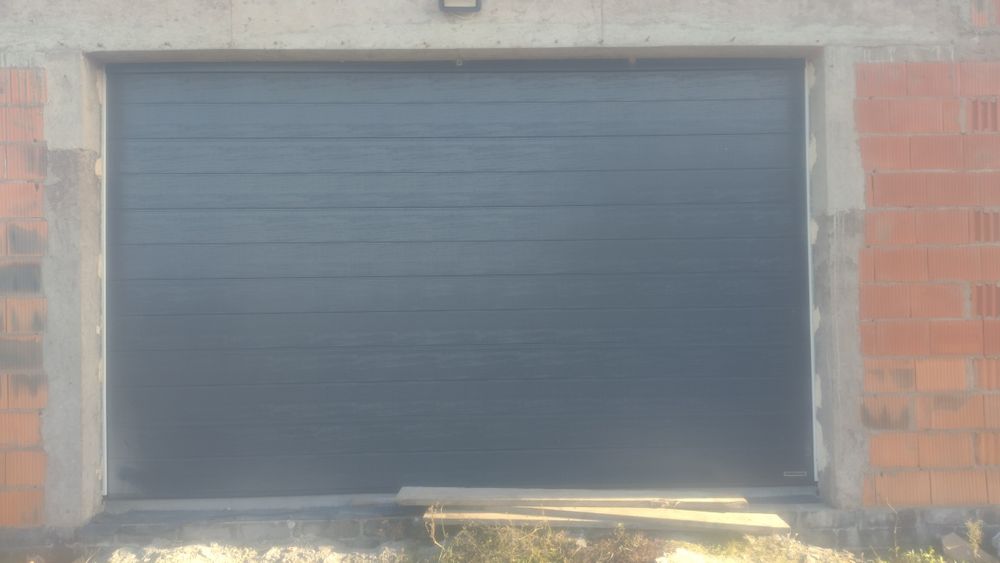 Nowa Brama Hormann 2500 x 2250 antracyt segmentowa ocieplona ręczna