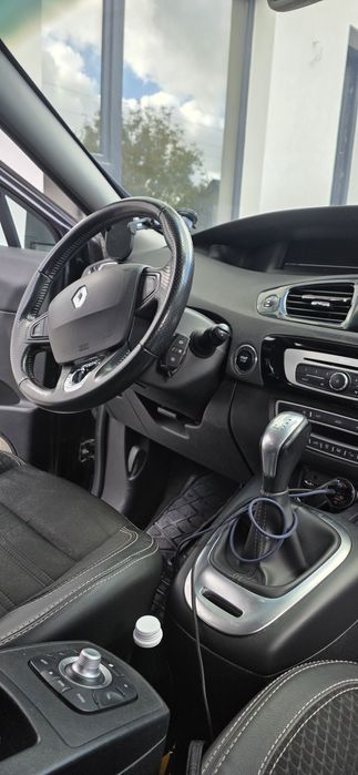 Рено сценік 3 авто