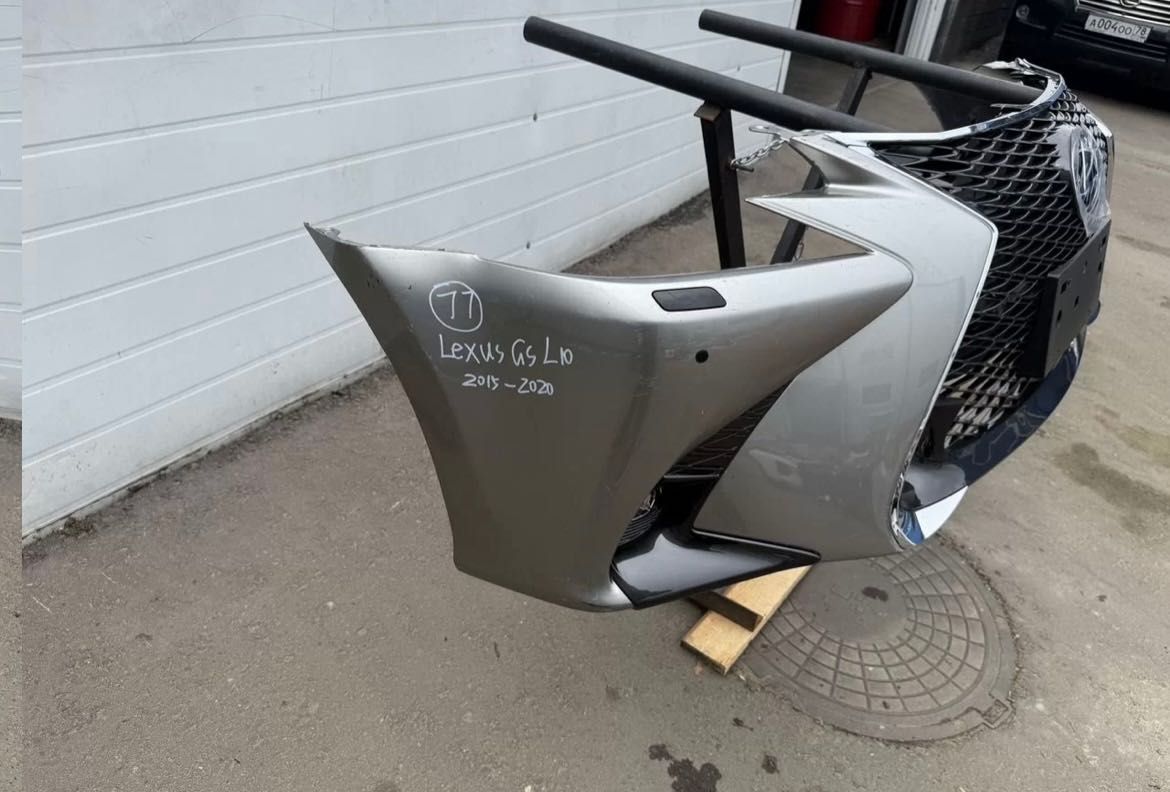Передній передний бампер Lexus GS L10 2015-