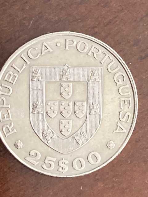 7 moedas comemorativas 25 escudos (25$00) 1983 - Mundial Hóquei 82