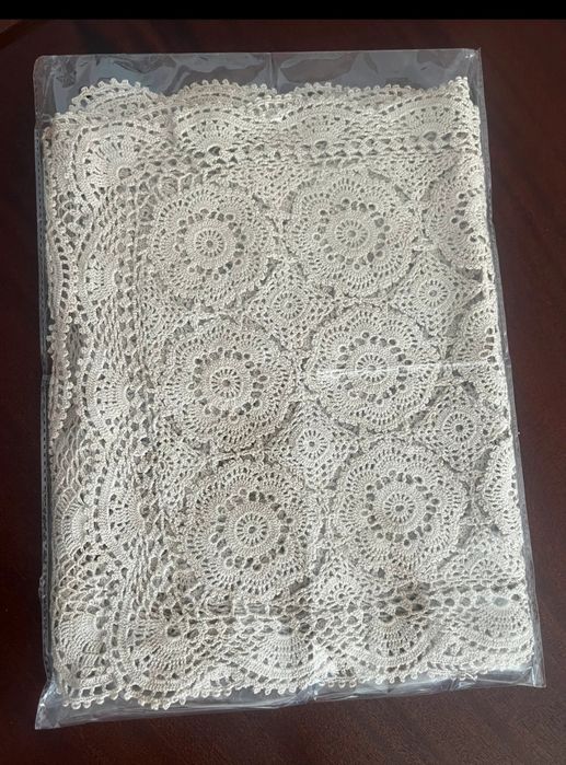 Três naperons novos em crochê