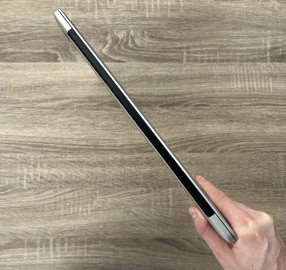 Macbook pro 15’ 2015 Retina i7 16gb ram 256 ssd