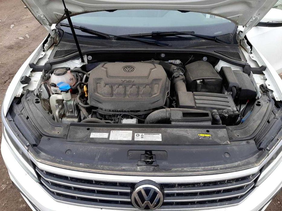 2018 Volkswagen Passat SE ціла машина