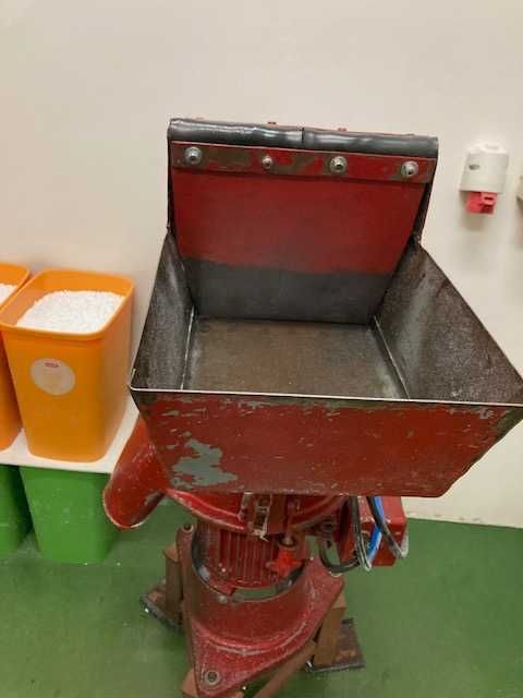 Młyn do tworzyw sztucznych Rapid 3 z silnikiem 4kw