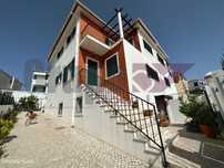 Moradia Geminada V3 com Garagem em Sesimbra