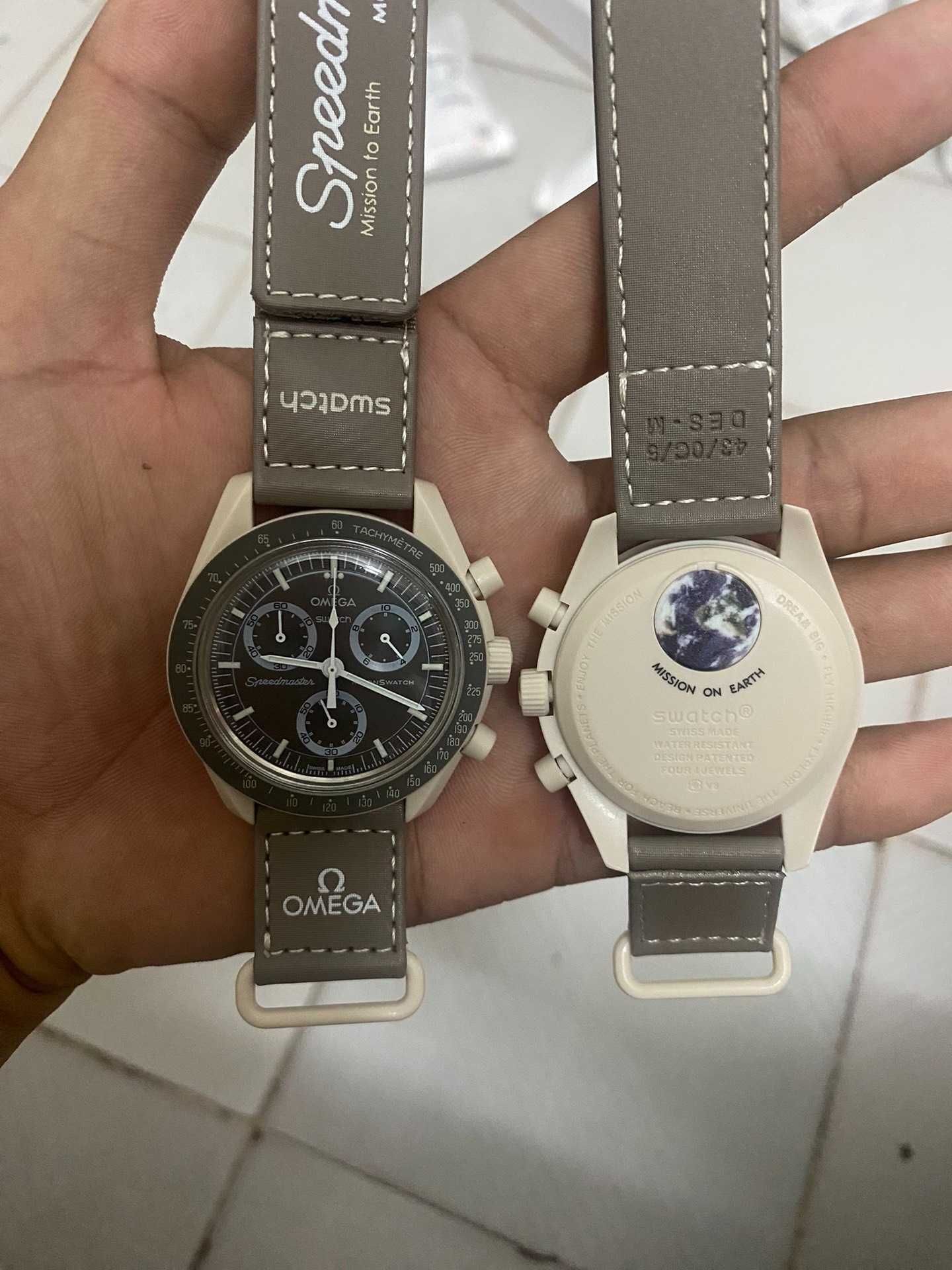 SO33T103: Pustynna Elegancja od Omega i Swatch w Bioceramice
