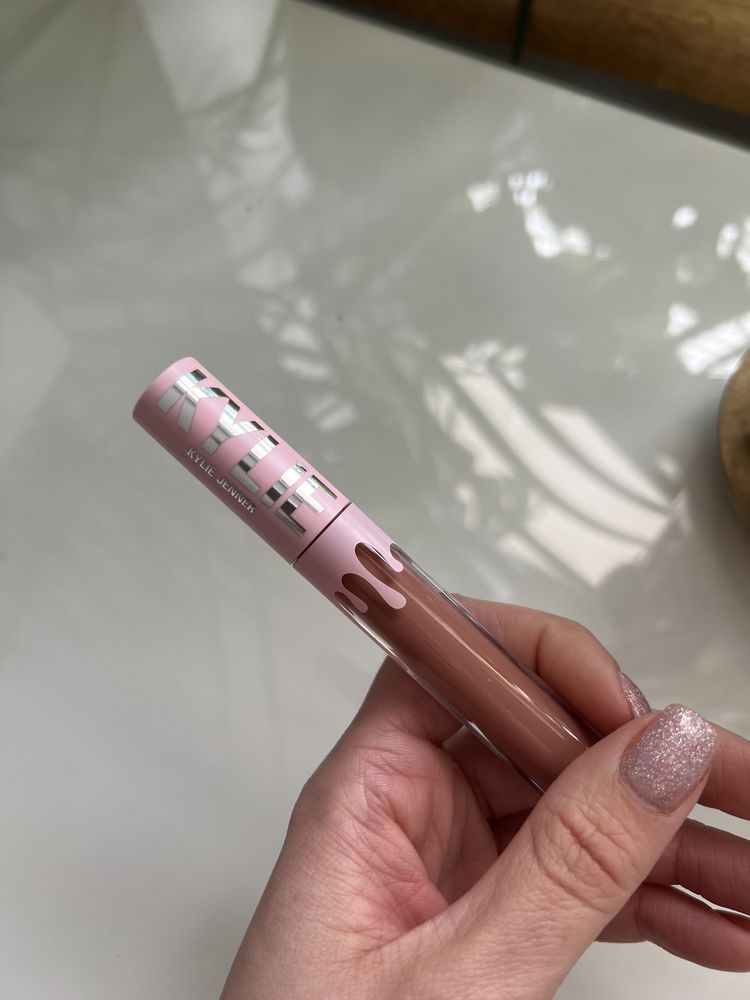 Płynna pomadka szminka Kylie Cosmetics Built to last