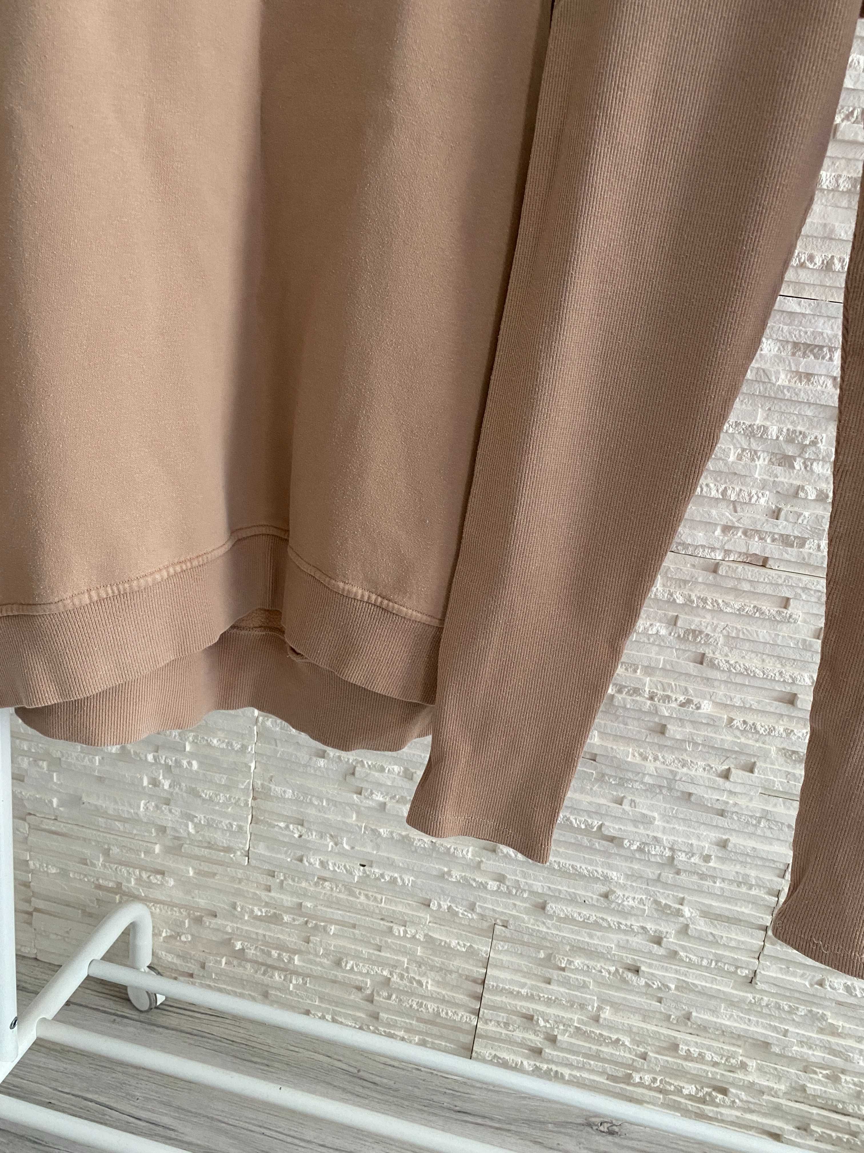 Komplet bawełniany bluza oversize z broszką + legginsy prążek
