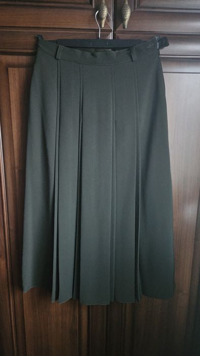 Ciemnozielona, trapezowa spódnica, roz. 40