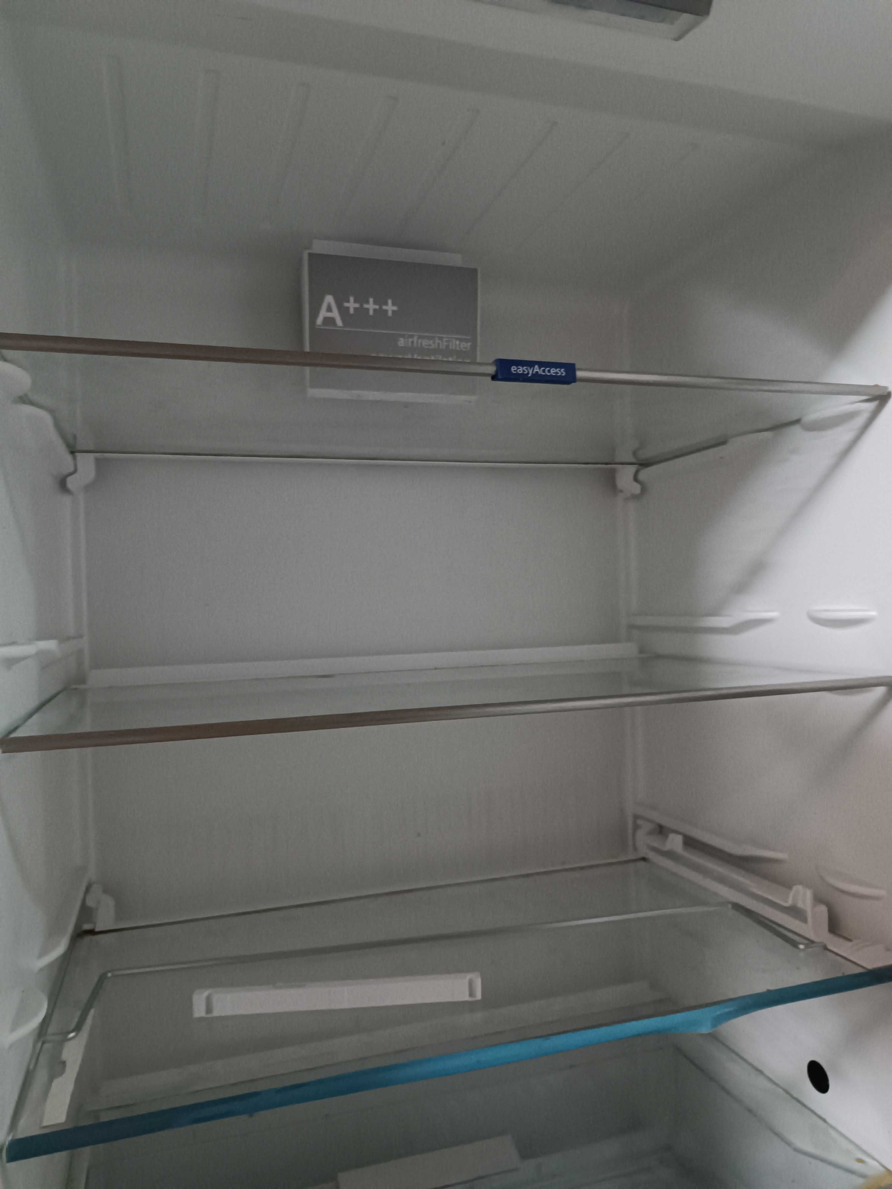Combinado (frigorifico) Siemens KG49EBI40, 70cm largura, A+++