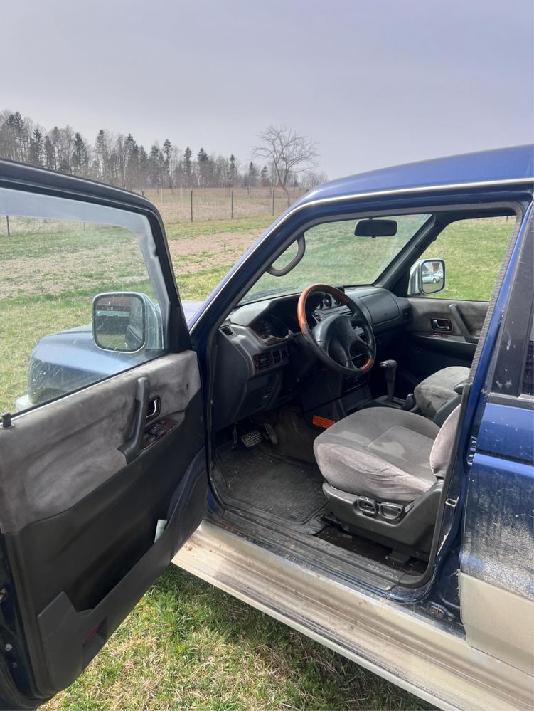 Mitsubishi Pajero 2