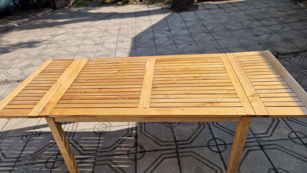 Stół ogrodowy drewniany